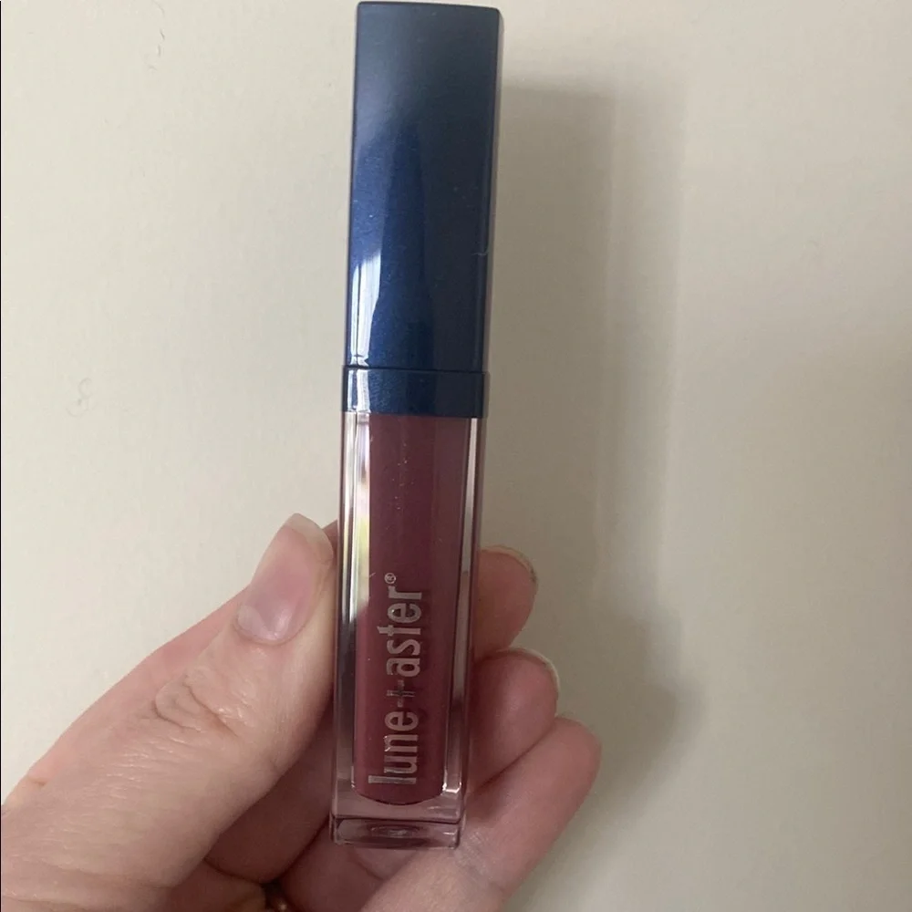 Lune and Aster Lip Gloss shade Activist